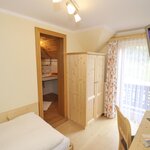 Photo of single room with shower, WC