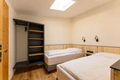 Room Pictures_Room_F_AP_3