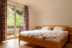 Schlafzimmer 1