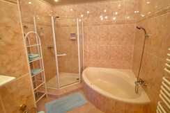 Badezimmer 1