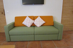 Maderebner_Couch