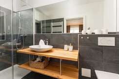 Top 2 Badezimmer mit Dusche im Obergeschoss