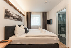 Top 1 Schlafzimmer 2 mit Bad