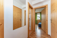 App. Blue anteroom