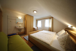Dreibettzimmer