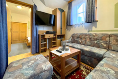 W_1-Gh-Schernthaner-Wohnung_2022_by_Hans_Johann-1