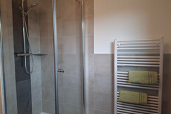 Dusche mit Regenbrause