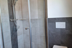 Dusche mit Regenbrause