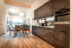 Gust Sky - spacious eat-in kitchen (Top 9 +10)