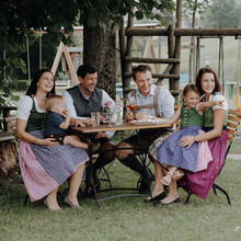 FAMILIE