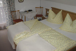 Doppelbettzimmer