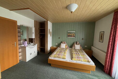 Schlafzimmer 2