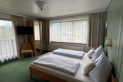 Schlafzimmer 1