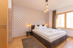 Top 6  - Bedroom with double bed