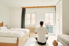 HausBachler_Edelweiß_Schlafzimmer_Yoga