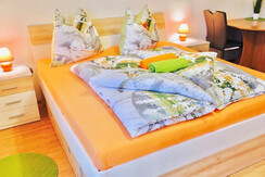 Schlafzimmer mit Balkon