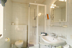 Dusche + WC