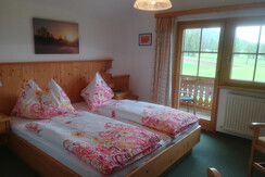 Schlafzimmer 1