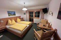 Schlafzimmer 1