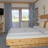 Photo of double room with shower, WC