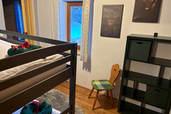 Zimmer und Bad2