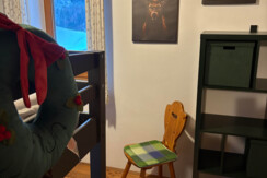 Schlafzimmer mit Doppelbett