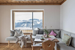 Holzhackerin-Apartment-Wödklasse1