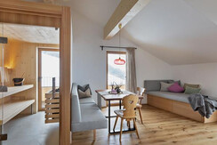 Holzhackerin-Apartment-Echt fesch1