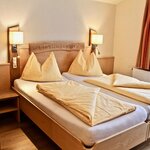 Pomiń zdjęcie double room with shower or bath tube, WC