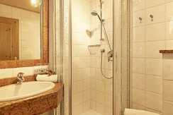 Doppelzimmer Bad1