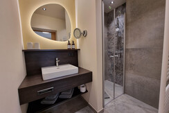 (c) Hotel Matschner