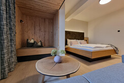 (c) Hotel Matschner