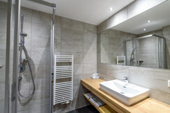 Superior bath room
