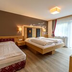 Photo of Triple room, shower, toilet