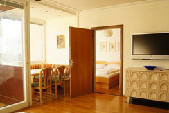 John_103_800