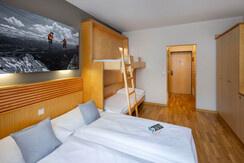 doppelbett-stockbett-kasten-eingangsbereich-ff4-ju