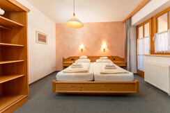 Schlafzimmer mit Balkon