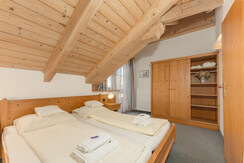 Schlafzimmer mit eigenem Balkon