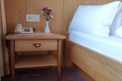 Small desk 02a