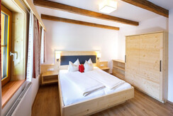 Schlafzimmer (2)