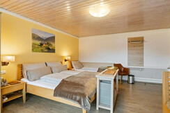 Familie Zimmer, Vierbett Zimmer