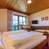Photo of Triple room, shower, toilet, balcony | © Pension Stoffenbauer