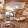 obrázek room with 4 - 6 beds with shower, WC
