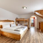 Bild von Vierbettzimmer (Nr. 10) mit Dusche, WC