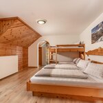 Bild von Vierbettzimmer (Nr. 8) mit Dusche, WC