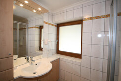 Shower/Toilet 2