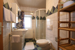 Shower/Toilet