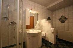 Shower/Toilet