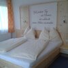 Bild von Dreibettzimmer mit Dusche, WC