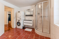 Badezimmer 1 mit Dusche Im EG